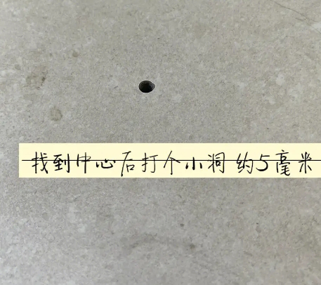 安吉瓷砖空鼓维修公司专业解答在瓷砖铺贴过程中，如果砂料搅拌不均匀，将会带来以下问题